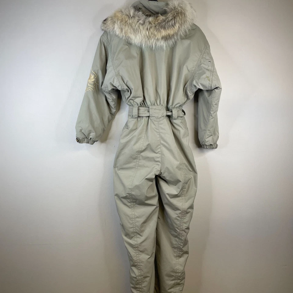 Traje de nieve Bogner Vintage Apres Ski ribete de piel con capucha pequeño bordado con cinturón Foto 2 de 4