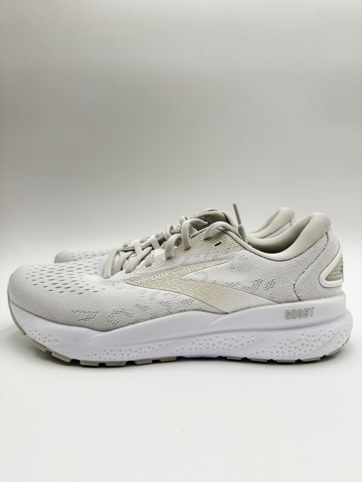 Brooks Women’s Ghost 16 Running Size 11 White|120407-1B-151|