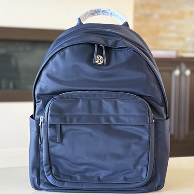 【最終値下げ】美品 Tory Burch ナイロンリュック ネイビー 軽量 人気 Tory Burch Nylon Backpack 173559 Tory Navy & Gift Receipt $350