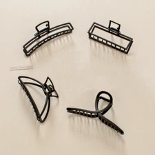 Random 2 PCS Lot 2 Hair Claw Clips Metal Elegent Black Women Suitable Hairstyle