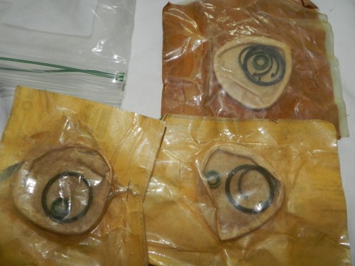 OEM Mopar 4186884 Retainer pk. 1 complete 2 parts - Picture 4 of 7