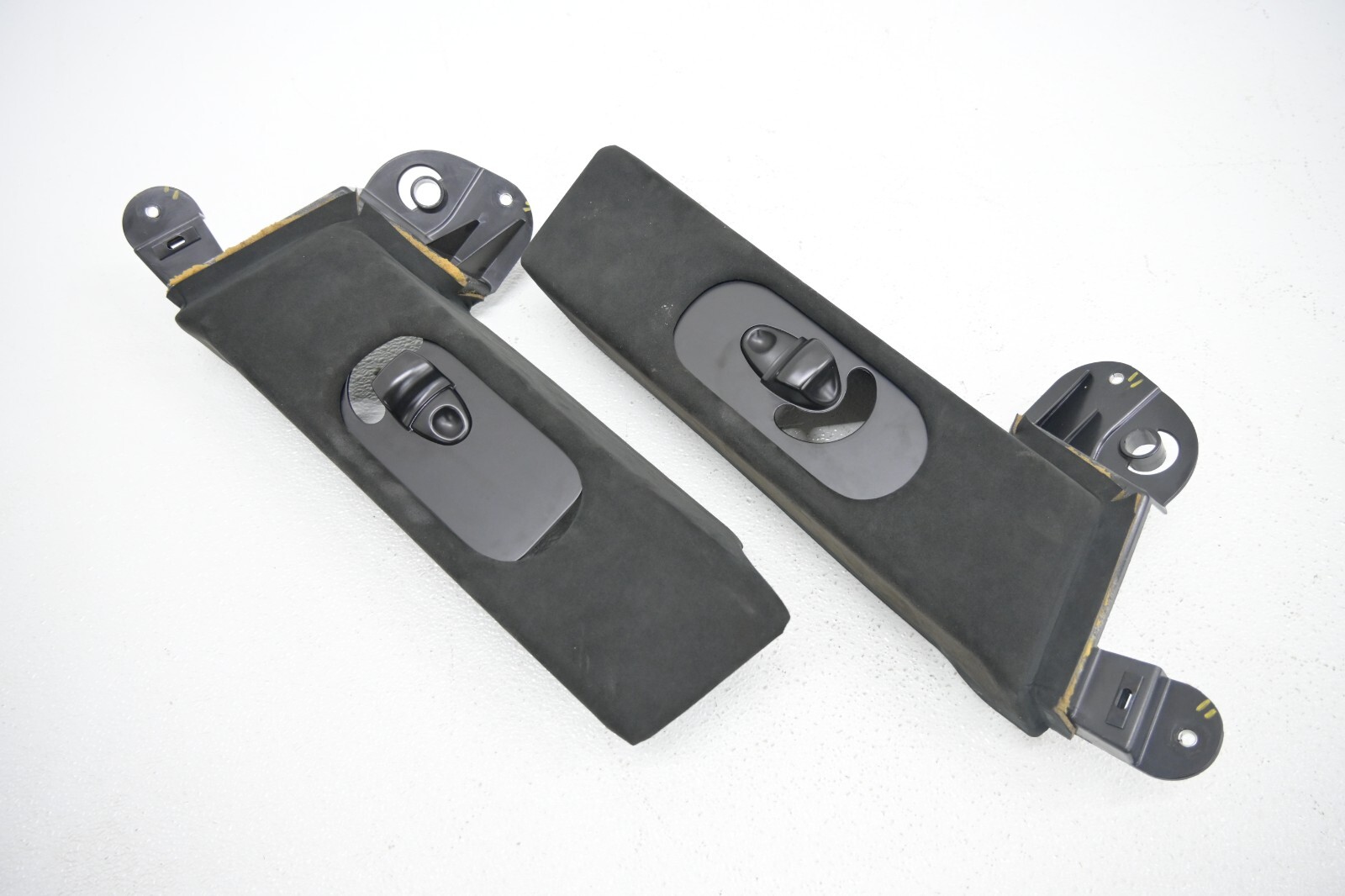 ⭐ 08-17 Maserati Granturismo Center B Pillar Post Cover Trim Black Set Oem