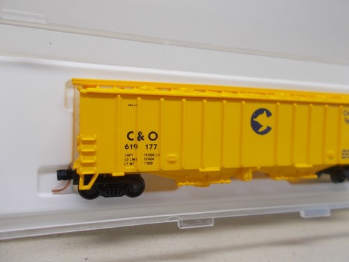BOWSER-#37040-CHESSIE SYSTEM/C & O-AIRSLIDE HOPPER #619177~ N-SCALE - Picture 2 of 4