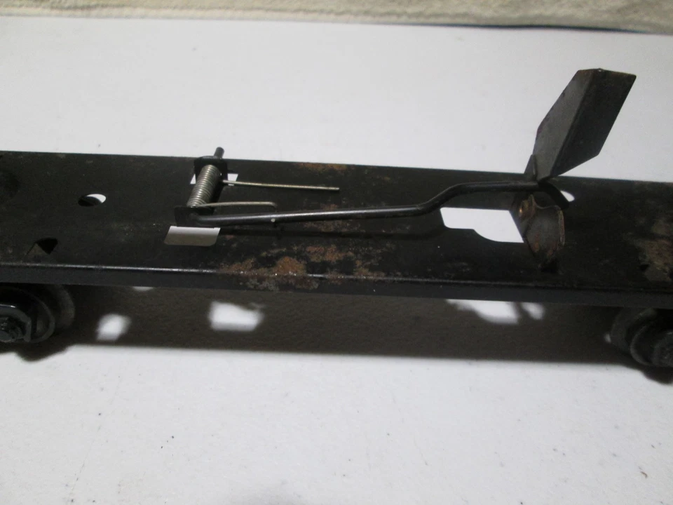 Lionel 3 Action Cars For Parts Exploding car outlaw & Sheriff & Missile Car - Image 4 of 4