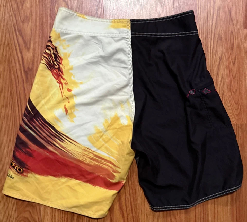 Pantalones cortos de playa Xcel Pro Board Shorts para hombre 32 10" estampado de olas grandes Foto 2 de 4