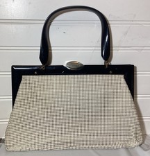 VINTAGE WHITING DAVIS OFF WHITE METAL MESH PURSE LUCITE HANDLE HANDBAG