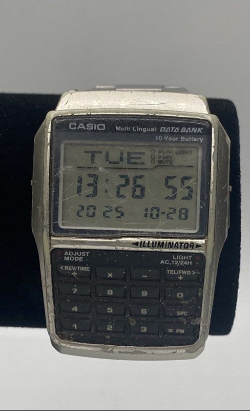 Casio Multi Lingual Data Bank 37mm LCD Quartz Vintage Men's Wristwatch 57g