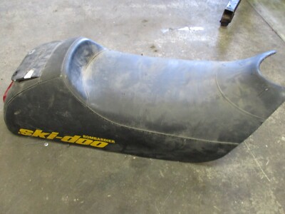 シード 99-03 zx chassis Ski Doo Bombardier Snowmobile foam Black Seat