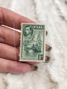 Fiji Vintage 1941 Kgvi Stamp.  Mint Hinged