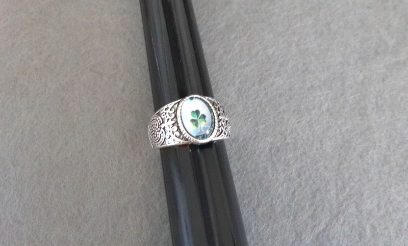 New Silvertone Green Clover Shamrock Oval Center Ring Size 11.25 Ornate Band