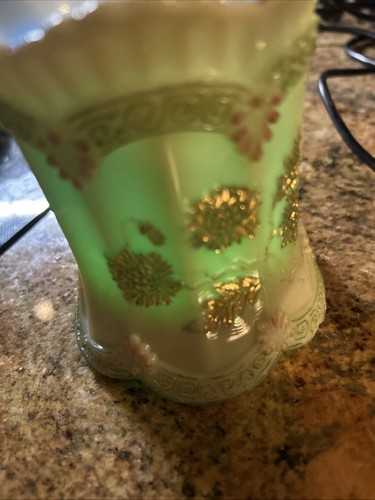 Northwood Chrysanthemum Sprig Custard Glass Spooner Vase 4.5x3.5” DECO - Picture 10 of 10