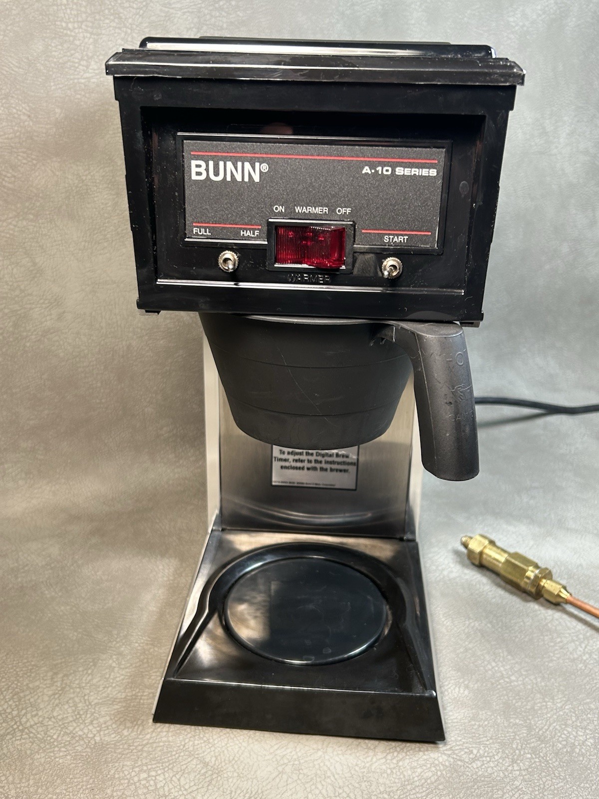 BUNN   A-10 COFFEE MAKER  EXCELLENT CONDITION USA