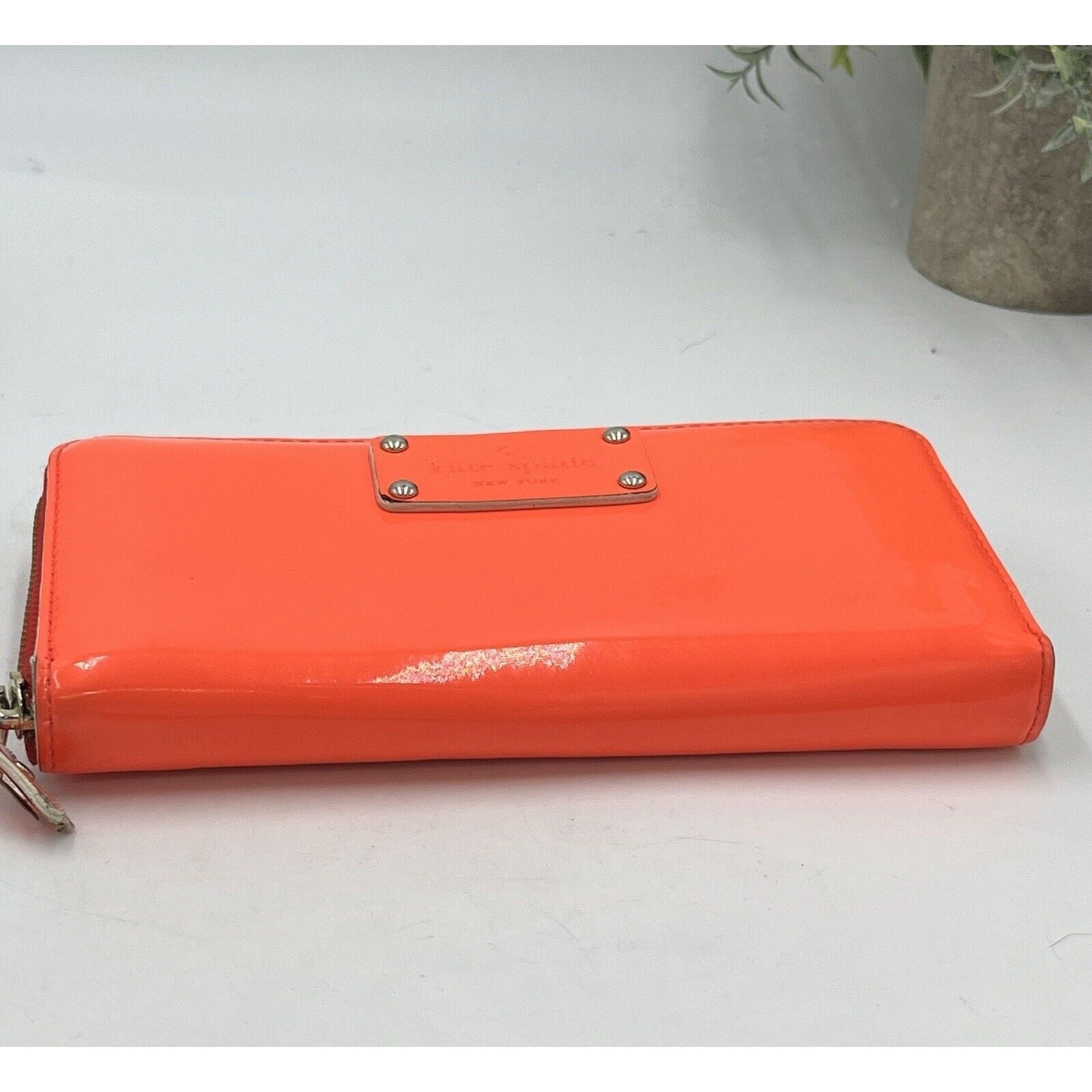 Kate Spade New York Neda Wellesley Leather Neon Orange White Full Zip Wallet thumbnail 9
