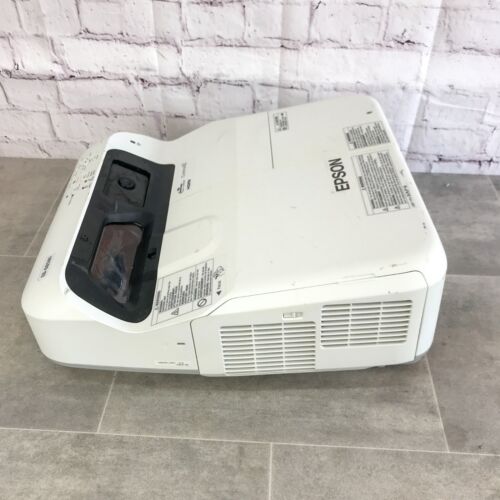 2 x Epson EB-685wi Ultra Short Throw Smart Projector 3600Ansi Lumens - For Parts - Picture 4 of 11
