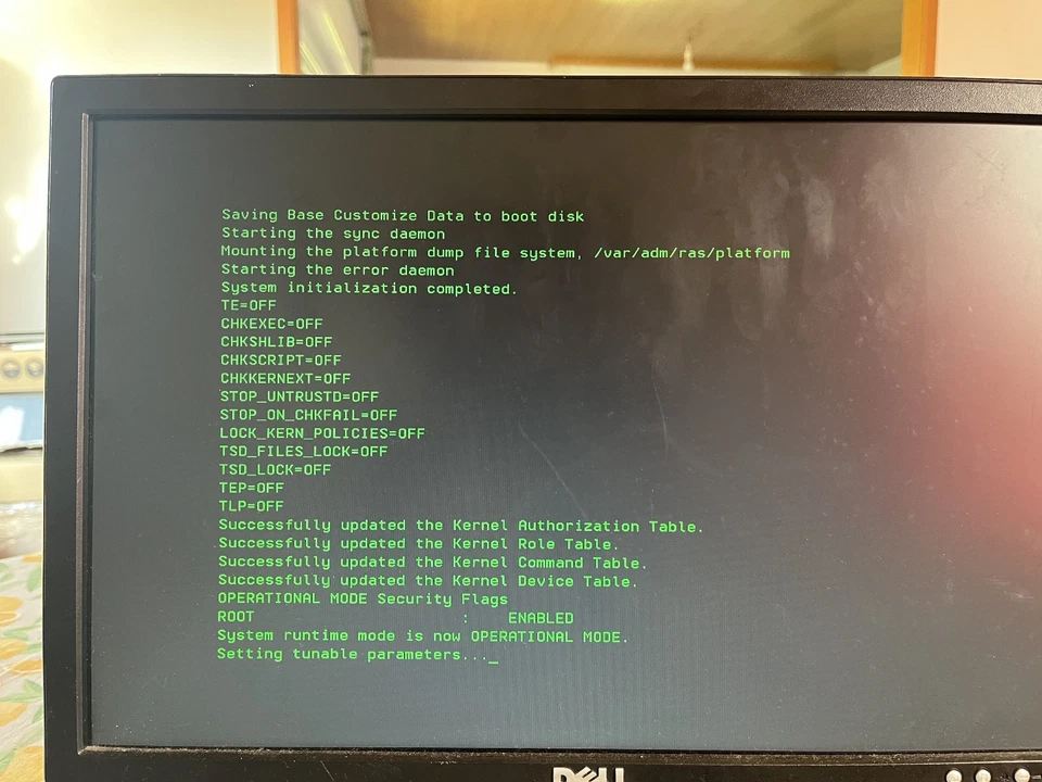 IBM Intellistation P285 | POWER 5+ 2.1 Ghz | 4 GB | GXT 4500p | 2 x 75 GB HDD - Bild 3 von 4