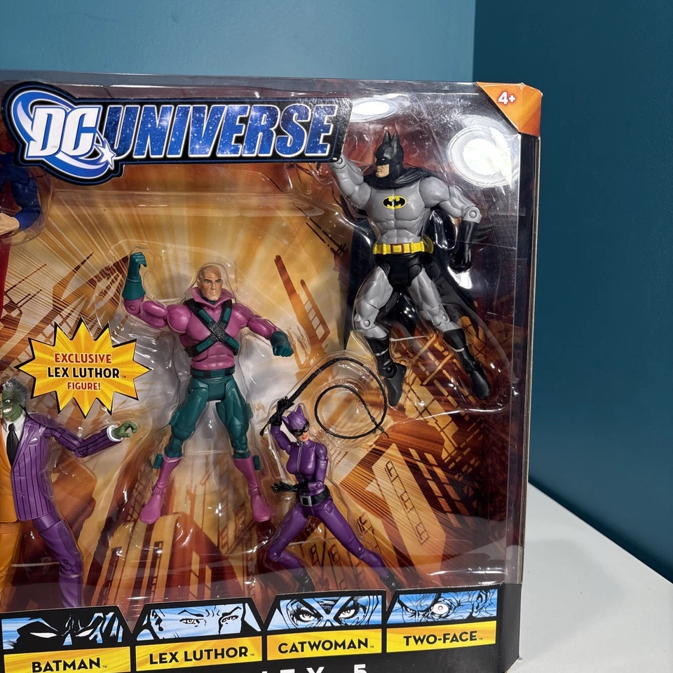 Paquete de 5 figuras de acción DC Universe Gotham City 2009 nuevo sellado Batman Superman Foto 3 de 4