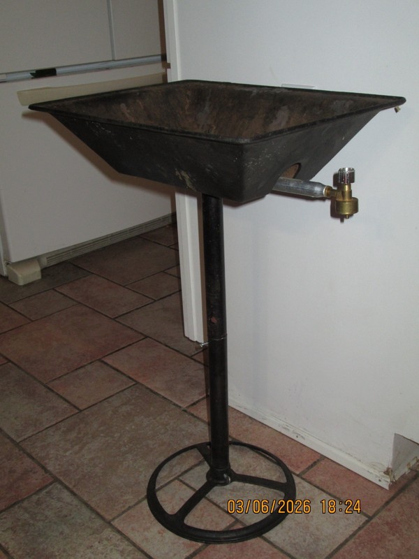Colonial Classic Series Black Model 8001 Perfect Propane Camp Stove