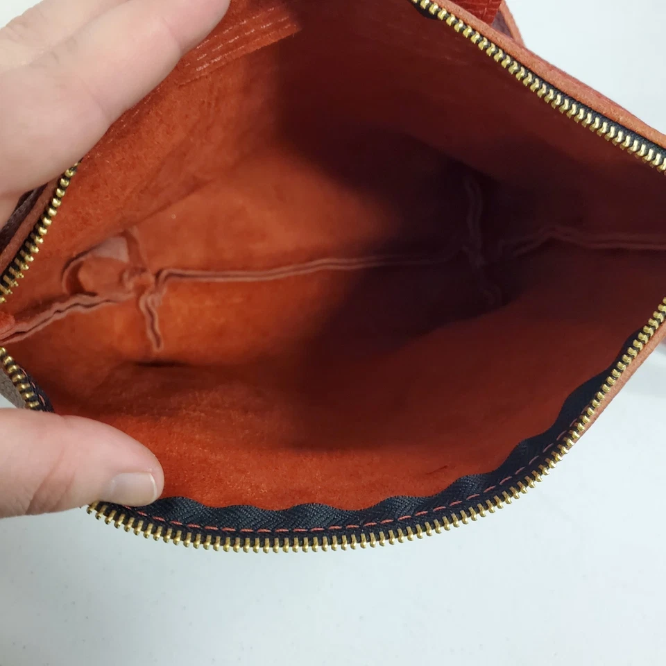 Mochila tote Portland feminina de couro clássica pebbled grampo vermelho cápsula diária - Imagem 4 de 4