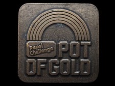 KJ07160 COOL VINTAGE 1980s PEPSI CHALLENGE - POT OF GOLD COLA BELT BUCKLE