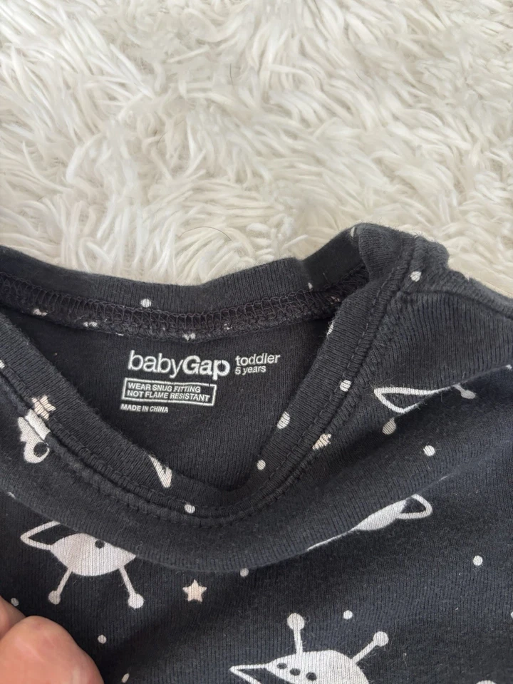 Baby Gap niño pequeño talla Top de pij 5 temático espacial negro/gris profundo. Lindo Foto 3 de 4