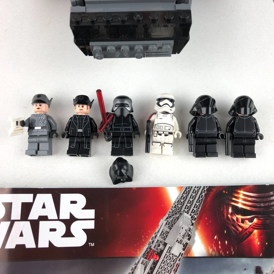 LEGO Star Wars: Kylo Ren's Command Shuttle 75104 Modded Complete Minifigures Box - Image 4 of 4