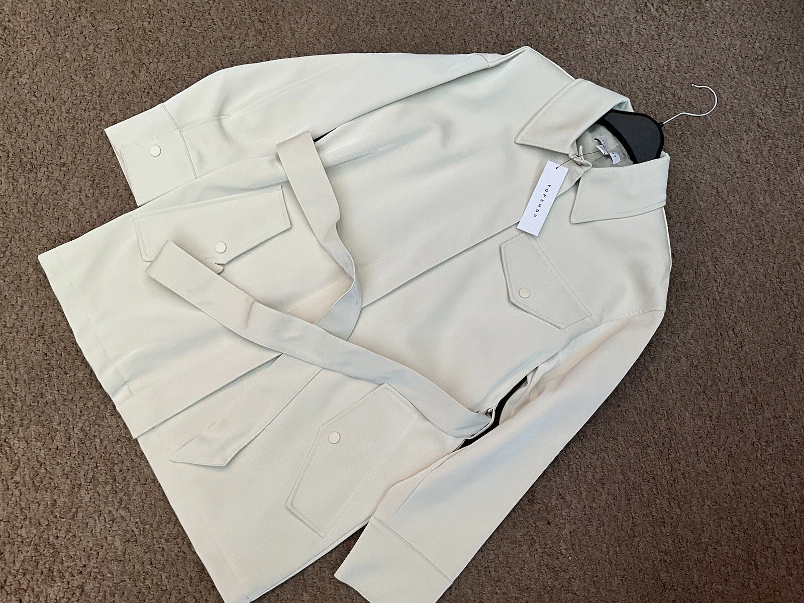 OFF WHITE TOPSHOP VEGAN GIACCA ECOPELLE CAPPOTTO BIANCO SPORCO CINTURA IN VITA ADERENTE UK 14 NUOVO CON ETICHETTE