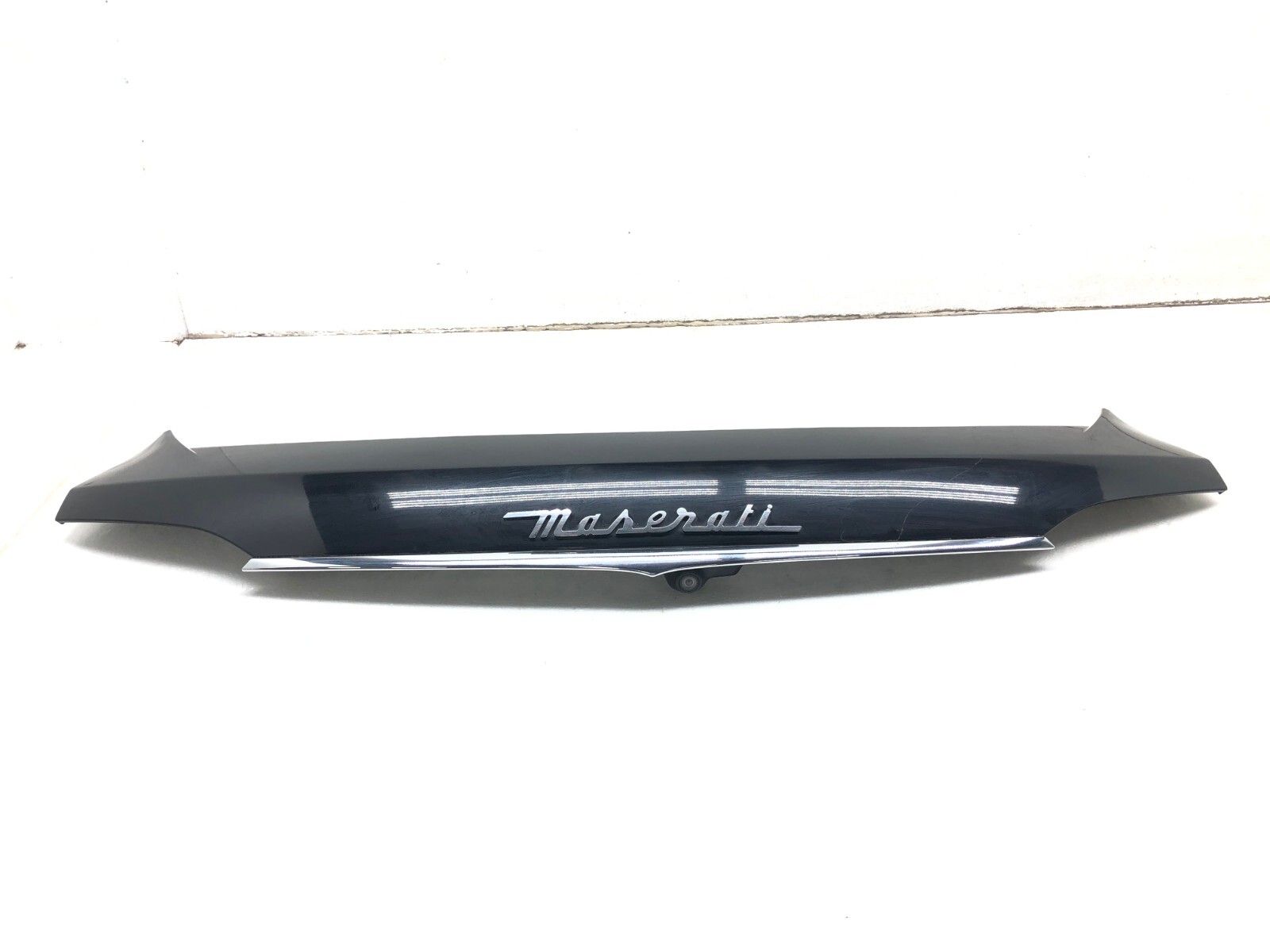 2017-2020 MASERATI LEVANTE REAR LIFTGATE SPOILER TRIM W/ CAMERA OEM #NOTES!!!