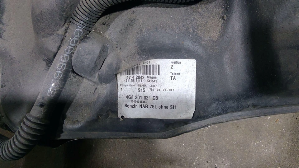 Se adapta a AUDI A7 QUATTRO 2012-2015 CONJUNTO DE DEPÓSITO DE COMBUSTIBLE OEM Foto 3 de 4