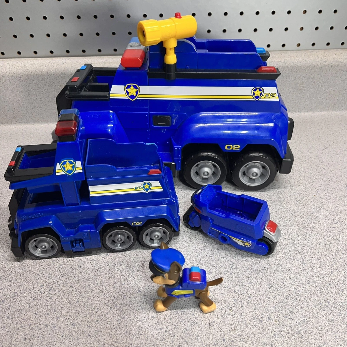 Chase truck paw hot sale patrol