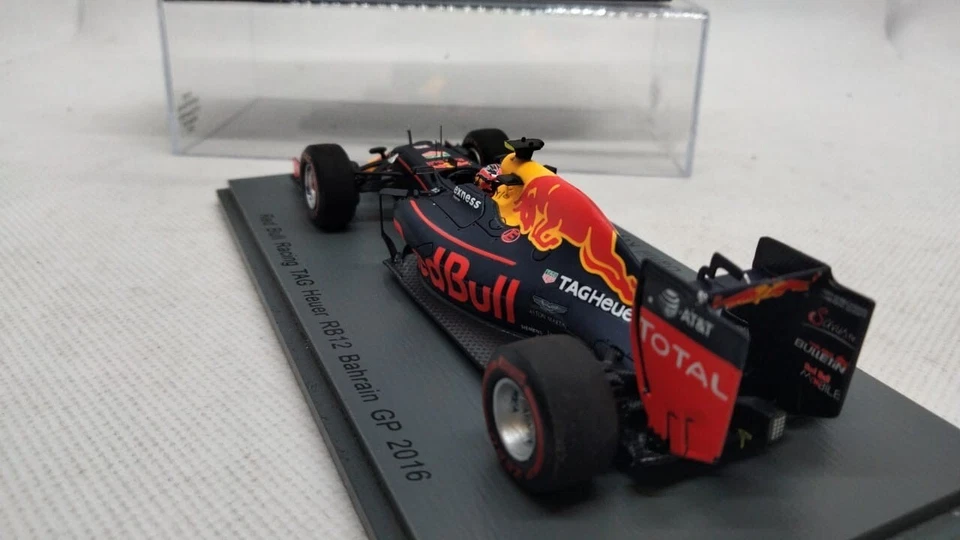 Spark RED BULL RACING TAG HEURER RB12 BAHRAIN GP 2016 SCALA 1:43 - Immagine 3 di 4