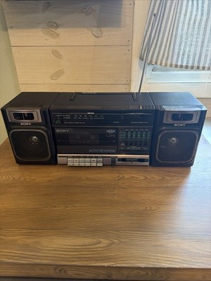 SONY CFS-1010 AM/FM/CASSETTE RECORD & PLAY -STEREO DETACHABLE SPEAKERS