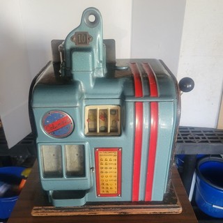 Antique Columbia Slot MACHINE. Selling As Found