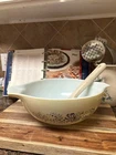 Vintage Pyrex  Butterprint 444 Cinderella Mixing Bowl 4 QT