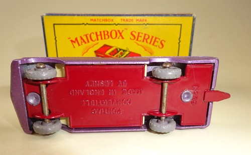 Matchbox No. 39B Pontiac Convertible met. lilac rare grey wheels in "C" Box - Picture 8 of 16