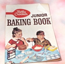 Vintage 1953 Betty Crocker Junior Baking Book FREE SHIP 