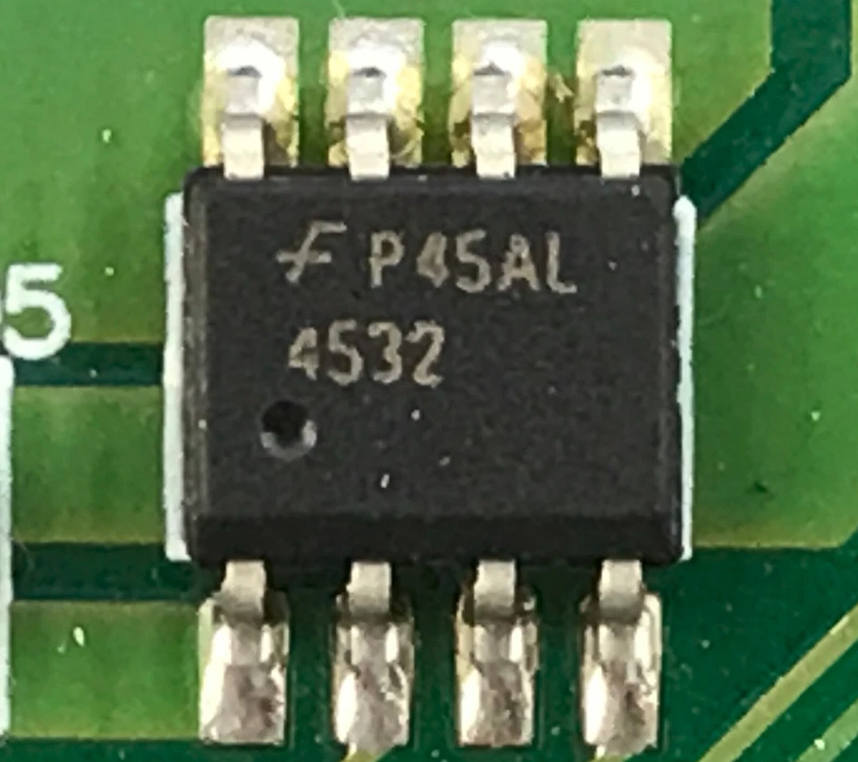 MPT M146, V296W1-L03 RVE.C2, T02-000127T, UTC78D05, OZ960G, P45AL, VS10071-1P Foto 3 de 4