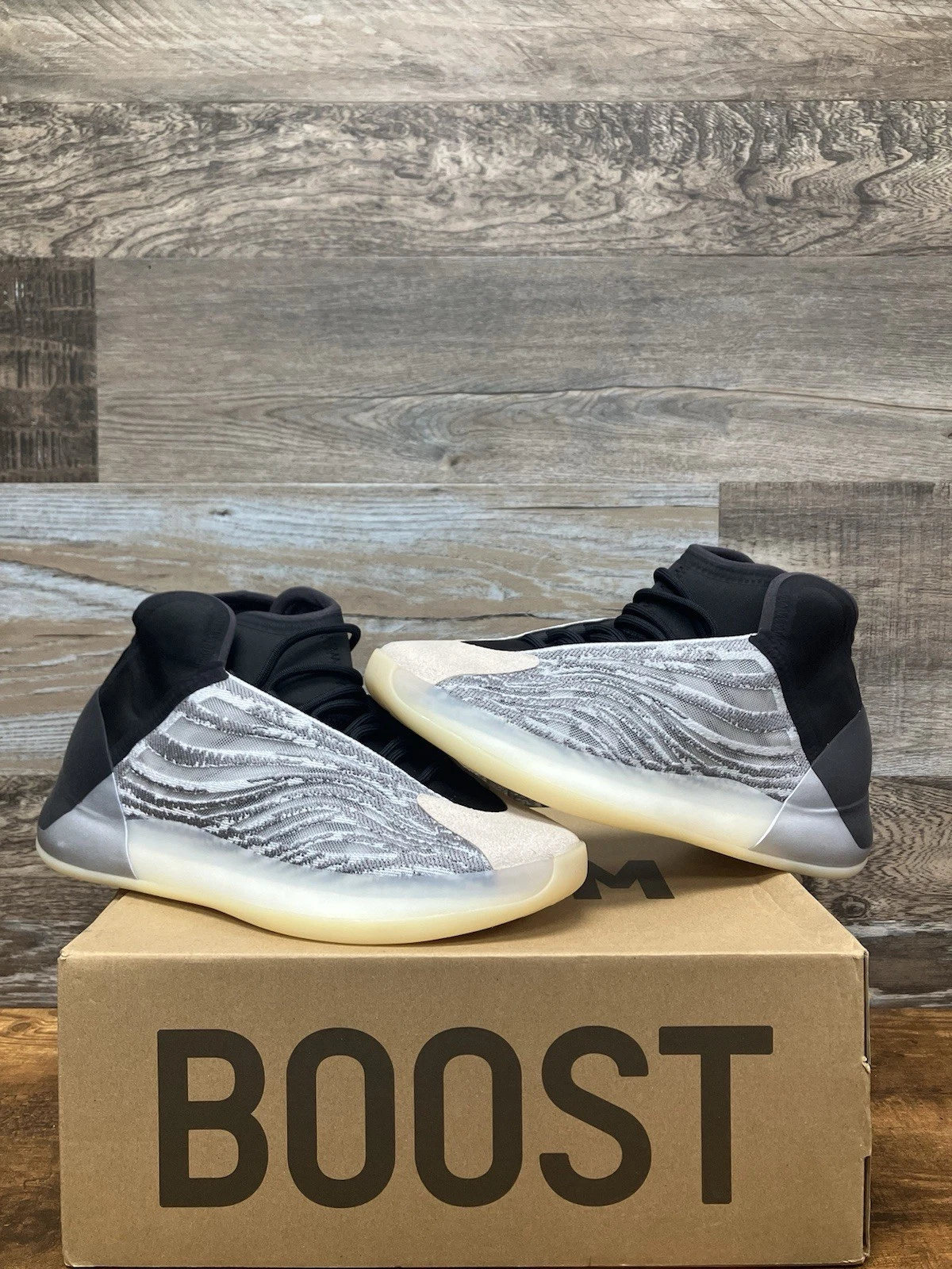 Taglia 9 Adidas Yeezy Quantum Quantum