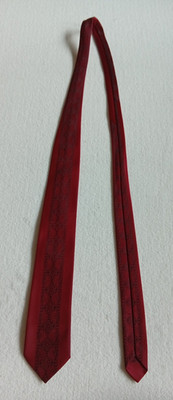 Trevira Krawatte Rot Gemustert 100% Synthetisch 136cm lang 6,3cm breit
