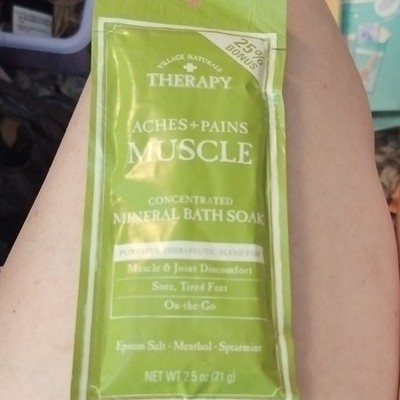 Village Naturals Therapy Aches + Pains Mineral Bath Soak Epsom Menthol 2.5 oz