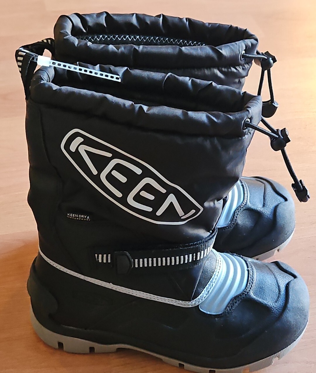 KEEN Stivali Appassionati Giovani 3 35 Snow Troll WP Ragazzi o Ragazze Neri Isolati Impermeabili NUOVI