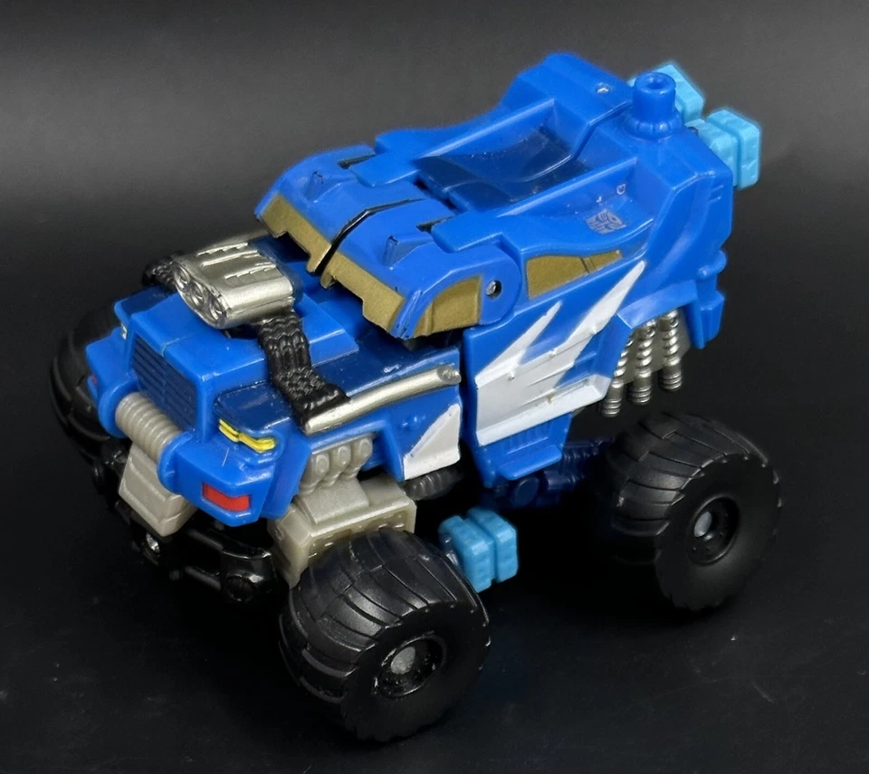 Transformers 2011 SALVAGE Power Core Combiners Autobot Commander  - Image 4 of 4