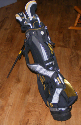 Walter Hagen Junior III golf set - clubs, bag, balls, tees (approx age 10-12)