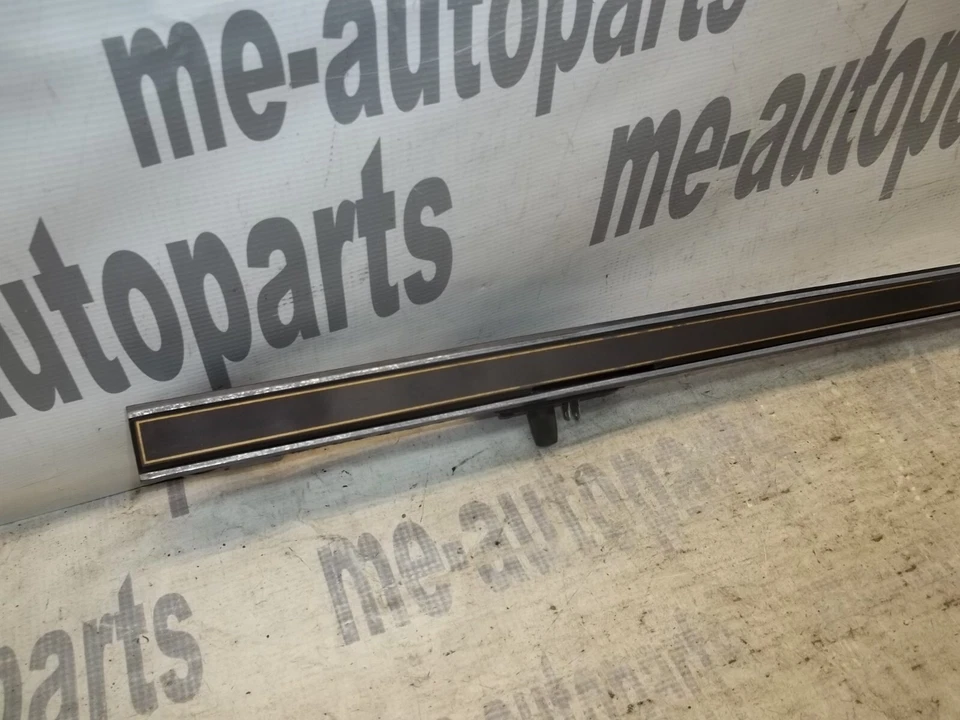 77-92 凯迪拉克 Deville Fleetwood 右乘客侧仪表板仪表板装饰原始设备制造商 — 第 2/4 张图片