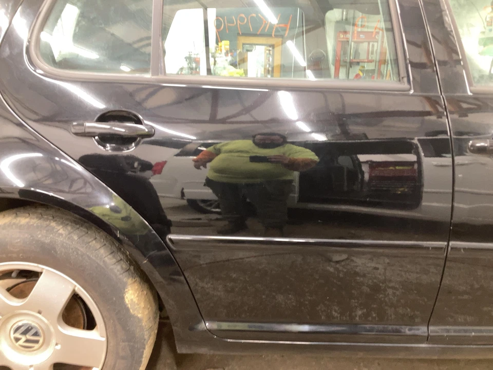 (LOCAL PICKUP ONLY) 99-11 Volkswagen GOLF Rear Door Right Foto 2 de 4