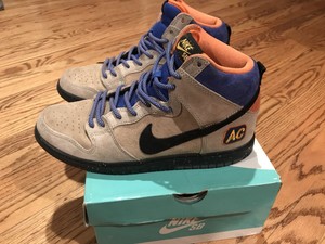 gold dunks