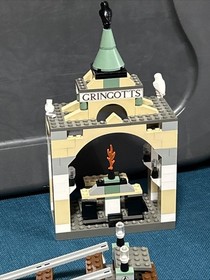 LEGO Harry Potter: Gringott's Bank (4714) 100% Complete ALL Minifigures!