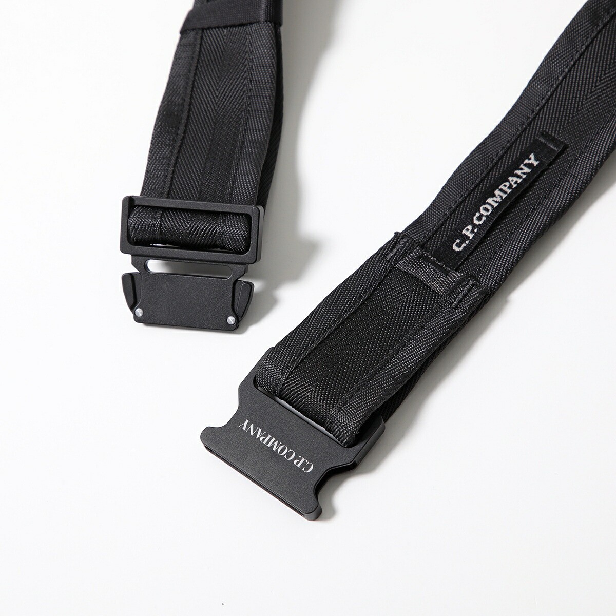 C.P. company レザーベルトmade in ITALY 本物シーピーカンパニーC P COMPANY本革レザーベルトメンズ