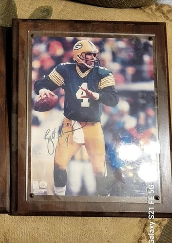 Brett Favre Autographed 16x20 Framed Picture With COA