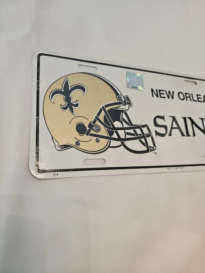 Placa de licencia de metal vintage de los New Orleans Saints 1997 con licencia de la NFL nueva en envoltura Foto 4 de 4