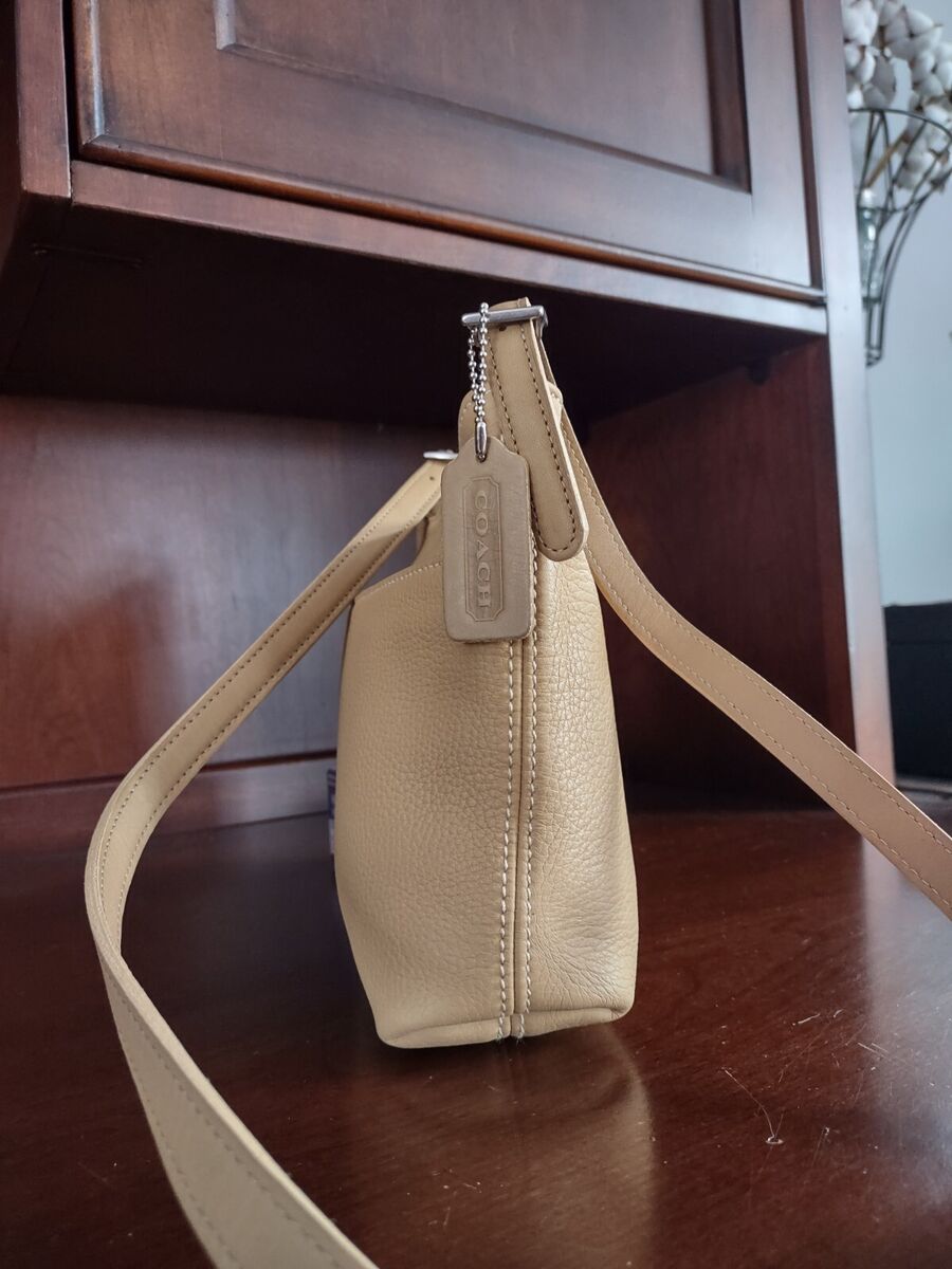 Vintage Coach Hudson Tan Pebble Leather Crossbody Bag Purse Vintage Coach Hudson Tan Pebble Leather Crossbody Bag Purse